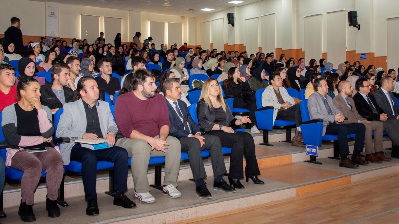 Selçuk Üniversitesinde hukukta ders çalışma yöntemleri anlatıldı